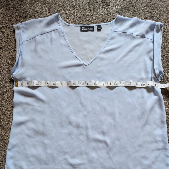 7th Avenue by NY&Co Short Sleeve Blouse in light blue (L) - Picture 2 of 4